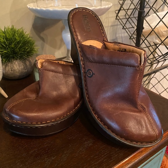 Born clogs lightly worn - Picture 2 of 6